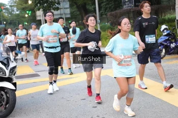 Runner Photo 4256791