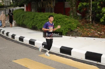 Runner Photo 4256800