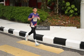 Runner Photo 4256813