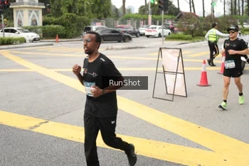 Runner Photo 4256851