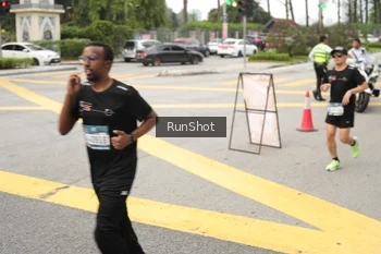 Runner Photo 4256853