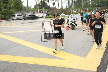 Runner Photo 4256858