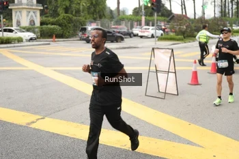 Runner Photo 4256860