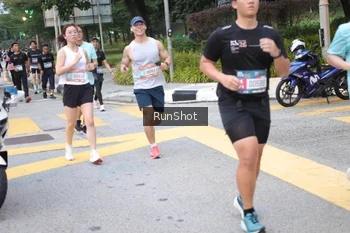 Runner Photo 4257009