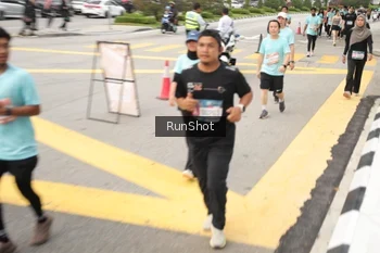 Runner Photo 4257012