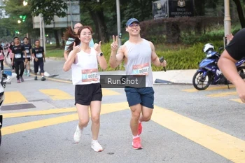 Runner Photo 4257063