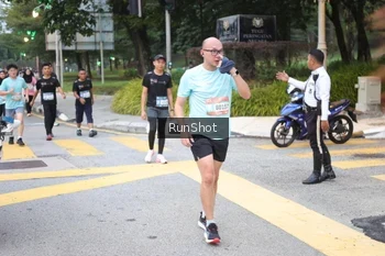 Runner Photo 4257195