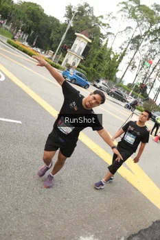 Runner Photo 4257371