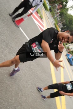 Runner Photo 4257373