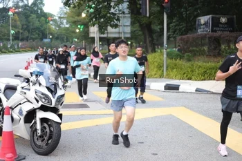 Runner Photo 4257408