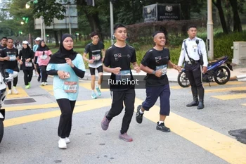 Runner Photo 4257565