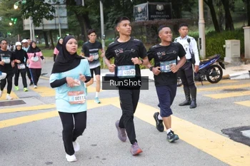 Runner Photo 4257597