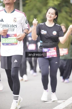 Runner Photo 4257893