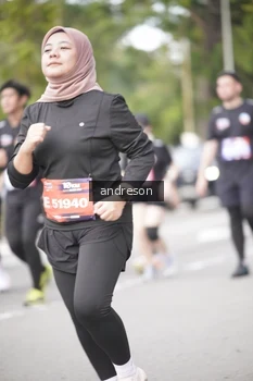 Runner Photo 4257909