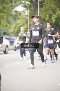 Runner Photo 4257946