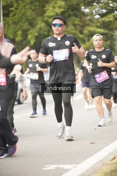 Runner Photo 4258067