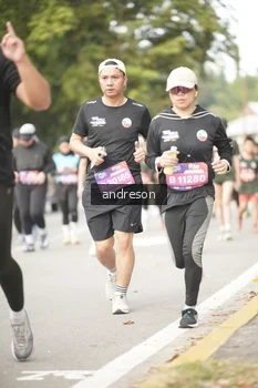 Runner Photo 4258069