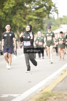 Runner Photo 4258071