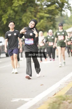 Runner Photo 4258075