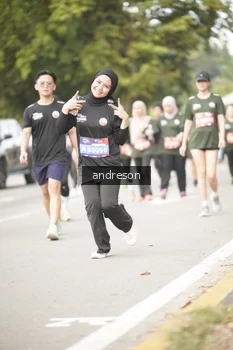 Runner Photo 4258076