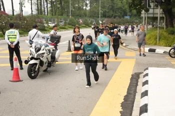 Runner Photo 4260210