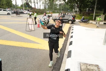Runner Photo 4260472