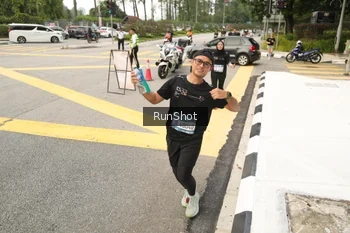 Runner Photo 4260473