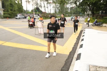 Runner Photo 4260599