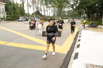 Runner Photo 4260600