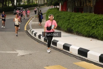 Runner Photo 4261050