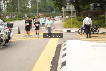 Runner Photo 4261076