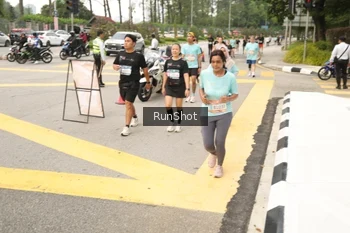 Runner Photo 4261117