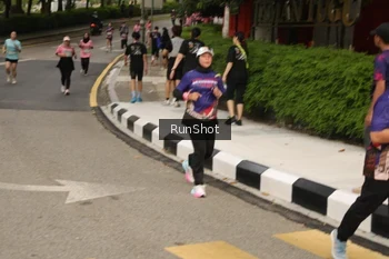 Runner Photo 4261125