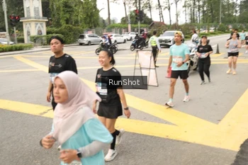 Runner Photo 4261139