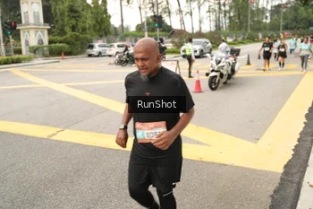 Runner Photo 4261143