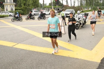 Runner Photo 4261145