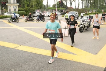 Runner Photo 4261147