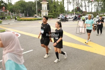 Runner Photo 4261148