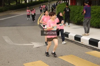Runner Photo 4261358