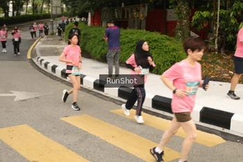 Runner Photo 4261359