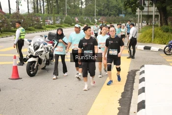 Runner Photo 4261368