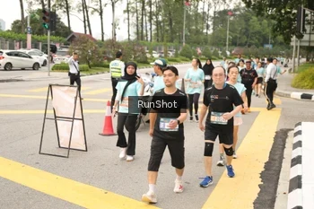 Runner Photo 4261376