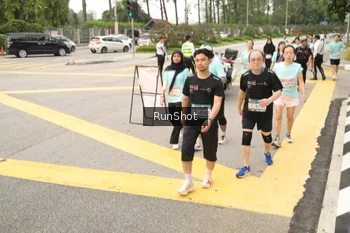 Runner Photo 4261383