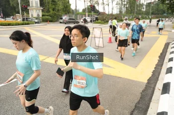Runner Photo 4261448