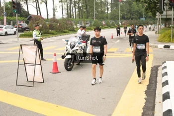 Runner Photo 4261567