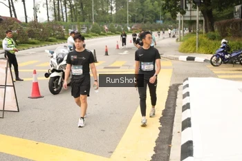 Runner Photo 4261571