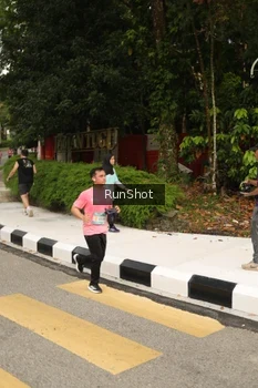 Runner Photo 4261636