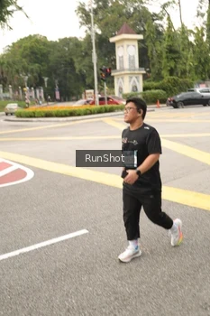 Runner Photo 4261666