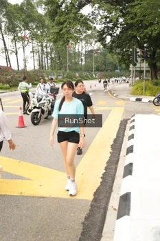 Runner Photo 4261700