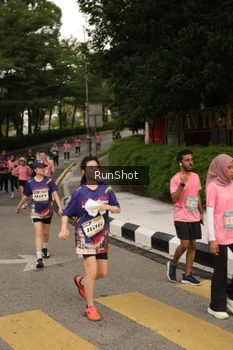 Runner Photo 4261749